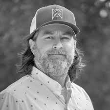 Members of the MIIS community gathered to celebrate the recently completed  Munras Housing facility. This newly renovated space provides convenient  dormitory-style living with plenty of shared spaces…