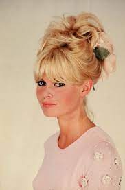 Epingle Par Antonieta Calcolari Ruzzi Sur Women We Love Inspiration Cheveux Coiffures Vintage De Beaux Cheveux