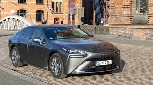 And other than exterior paint and interior color choices, there are no options. Toyota Mirai Im Test Brennstoffzellen Toyota Mit Lexus Qualitaten Golem De