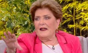 Η βάσια τριφύλλη μίλησε για τους «αυθαίρετους», για τον κορονοϊό, τον πέτρο φιλιππίδη και την κατάσταση στην ελληνική τηλεόραση. Mo721wr770xmzm