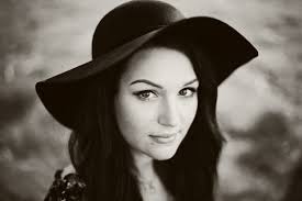 Lindsey Pollan Senior Portraits — Hannah Vickers Photography