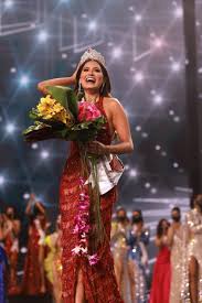 Avanza la final del concurso de miss universo, que se lleva a cabo en florida, estados unidos. Cu Mw8ebwfsfvm