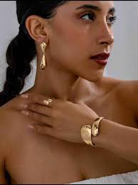 Collier Stainless disponible Tel:+50938754984