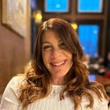 Marilyn Barth's Instagram, Twitter & Facebook