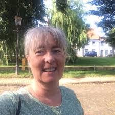 Edna Pedersen's Instagram, Twitter & Facebook