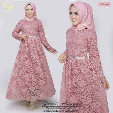 Banyak para pasangan muda datang ke desainer batik dan mencoba memilih jenis kebaya batik brokat ini sebagai gaun yang akan mempercantik penampilan mereka. 55 Model Baju Gamis Brokat Cantik Terbaru 2020 Muda Co Id
