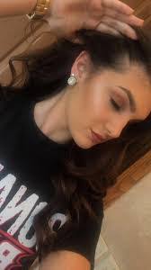 Jenna Leeder's Instagram, Twitter & Facebook