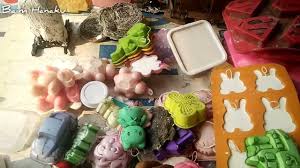 Gypsum mengandung beberapa macam zat, seperti hidrat kalsium sulfat dan juga bebera[a jenis mineral seperti karbonat, nitrat, sulfat, borat yang terlepas sehingga gypsum dalam proses menjadi keras akan menghasilkan panas. Download Patung Dari Gypsum Mp4 Mp3 3gp Naijagreenmovies Fzmovies Netnaija