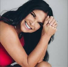 Dana sits down with the vibrant Tonya Spanglo, who has become a shining  light of positivity and resilience in the weight loss community. Her story  proves that it's never too late to