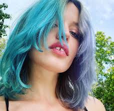 Mix retro and modern with the hottest new hair trend: The Biggest And Boldest Hair Trend Of 2020 Dye Jobs Bangs And Bobs