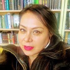 Kim Dillon's Instagram, Twitter & Facebook