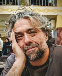 On Wednesday, in a new episode of the Team Deakins Podcast, we discuss the  modern relationship between cinematography and visual effects with  cinematographer Greig Fraser (Season 1, Episodes 29, 57, 63, 69