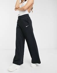 Nike black wide leg high waist sweatpants. #nike #sweatpants #activewear |  Black nikes, Trousers women, Wide leg sweatpants