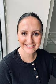 Anna Mack's Instagram, Twitter & Facebook