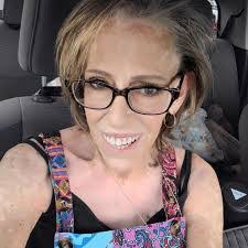 Kelli Hendrix's Instagram, Twitter & Facebook