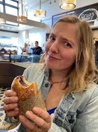 Lora Armstrong (@lora.armstrong) • Instagram photos and videos