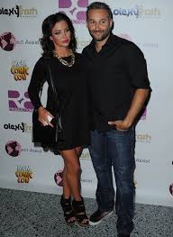 Bowers sonradan bir işbirliği dahil olmak üzere yazma ve üreten sahneleri çalışmak arkasında odaklanmak için gitti victoria beckham 'ın ilk solo albümü sonbaharda o yıl. Beware Of The Icloud Dane Bowers Dumped As Sexy Pics Sync To Fiancee S Phone Daily Star