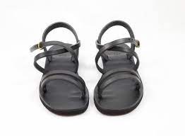 Choisissez parmi un large choix de coloris et de tailles, allant de la pointure 36. Sandales Femmes Hildegarde Noir 36 A 41