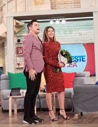 Vezi cele mai noi ediții vorbește lumea, pe pro tv plus → bit.ly/31wvrss nu uita să te abonezi la canalul nostru de. Lora O InlocuieÈ™te Pe Adela Popescu La VorbeÈ™te Lumea Primele DeclaraÈ›ii Stiri Vedete Si Evenimente Viva Ro