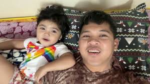 She counts from 1 to 10