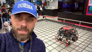 Robot che legano le armature metalliche