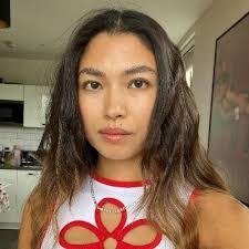 Samantha Tse's Instagram, Twitter & Facebook