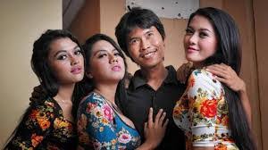 Politisi, mantan menteri kesehatan hingga mantan wakil federal mengkritik keputusan negara itu. 4 Cerita Lucu Humor Poligami Yang Lucu Banget Detiklife