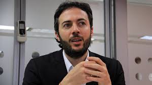 Renunciar a su curul en el senado, o así lo se podría decir que a álvaro uribe vélez le salió el tiro por la culata el día en que decidió acusar a. Jmccxnwndqqslm