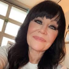 Belinda Atkins's Instagram, Twitter & Facebook