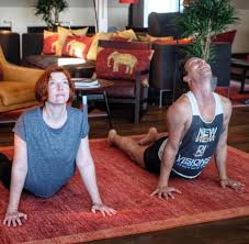 Check spelling or type a new query. Vom Versuch Mit Einem Hollywood Designer Yoga Zu Machen Welt