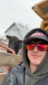 Sophia Bunch's Instagram, Twitter & Facebook