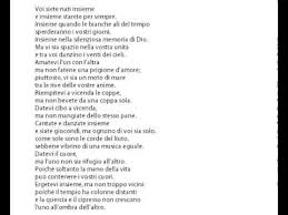 Ecco a voi la bellissima poesia d'amore sul matrimonio di kahlil gibran, che spiega come dovrebbe essere il rapporto d'amore perfetto, in cui ognuno è artefice del proprio destino. Poesia Matrimonio Kahlil Gibran