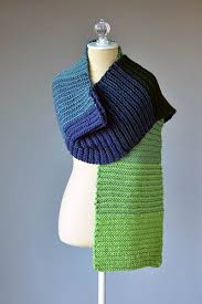 Free floral appliqué scarf knitting pattern pretty flowers adorn the ends of this scarf and gives it a splash of color during the seasons when you most need it. 20 Easy Scarf Knitting Patterns For Free That You Ll Love Making