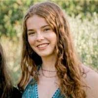 Elise Pinon's Instagram, Twitter & Facebook