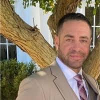 Holly Koons's Instagram, Twitter & Facebook