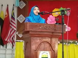 Raut wajah damai dan tenang tiada terkalam kasih dijunjung jasa baktimu tetap dikenang. Smk Agama Melor Majlis Jasamu Dikenang Budimu Disanjung Puan Suziana Bt Mat Rifin