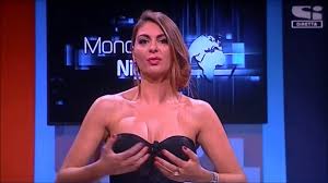 Libero de rienzo, il dolore di amici e colleghi sui social. Jolanda De Rienzo Monday Night 30 4 2018 Youtube