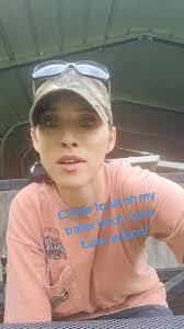 Shelvie Rose's Instagram, Twitter & Facebook