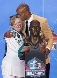 Through his parents, jason gained six . Jason Taylor S Mother Was His Rock His Blue Collar Grit Sports The Repository Canton Oh