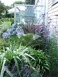 Garden Design By Cornwall Designer Based In Falmouth Plant Schemes Seaside Garden Contemporary Garden Garden Design