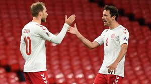 La partita, fino a quel momento equilibrata, è stata interrotta ed è ripresa oltre un'ora dopo, una volta assicuratosi che il. Danimarca Finlandia Dove Vederla Rai O Sky Canale Tv Diretta Streaming Formazioni Della Partita Goal Com