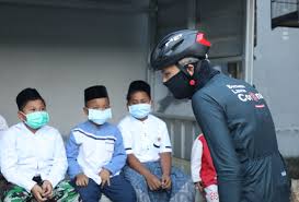 Untuk mengetahui sejarah menetapan melihat anak bulan di malaysia sila baca entri tarikh melihat anak bulan puasa, syawal dan sejarahnya. Giliran Ganjar Tengok Anak Panti Nurul Baet Berita Satu