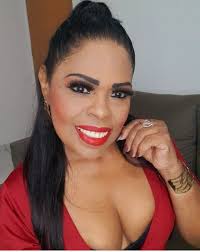 Coluna Maria da Inglaterra estreia em grande estilo com entrevista de Beth  Moreno