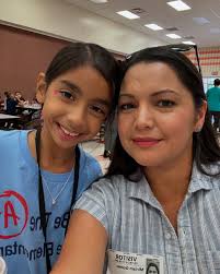 Yo soy bien mala para esto de las redes sociales! 🤣🙈. Pero hago el  intento, no soy de las que publica todo lo que me pasa y lo que hago  durante el