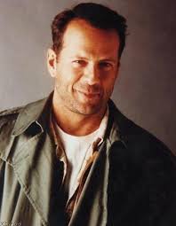 Bruce willis' five daughters, who range in age from 4 to 30, posed for a sweet family photo shared by oldest daughter rumer willis. Bruce Willis Photo Bruno Bruce Willis Celebrities Male American Actors