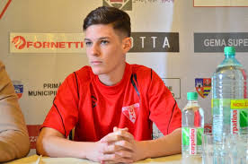 Dennis man fm21 reviews and screenshots with his fm2021 attributes, current ability, potential ability and salary. United And Spurs Watching Romania Starlet Dennis Man Besoccer