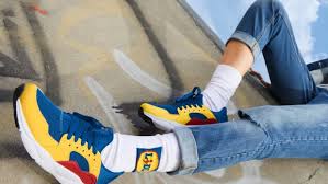 Those who didn't get anything back then (and don't want to pay 500.00 euros for a discounter shoe) . Erst Lidl Jetzt Aldi Was Hinter Den Neuen Kollektionen Steckt Chip