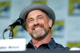 Meloni thawne was the daughter of earthgov president thawne and descendant of a long line of thawnes, including professor zoom and many different cobalt blues. Shirtless Christopher Meloni Thrills Fans With His Quarantine Kilt