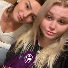 Hey guys! Don't fall for any fake page tryna DM you or tell you to send  your phone number/personal info! I feel like it's obvious but I've been  seeing people interact with