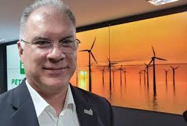 Petrobras pretende "estudar na prática" eólicas no mar do RN